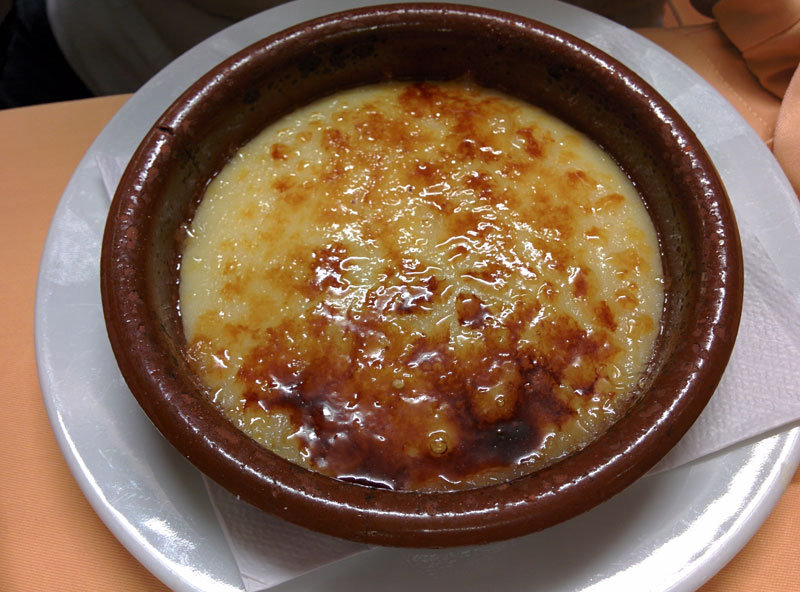 La Crema Catalana es el típico postre de los días de calçotada